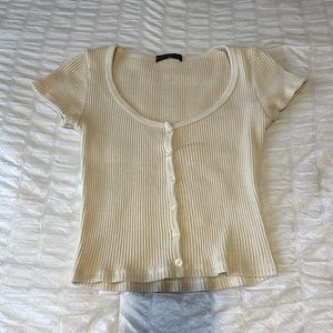 Brandy Melville short sleeve zelly top